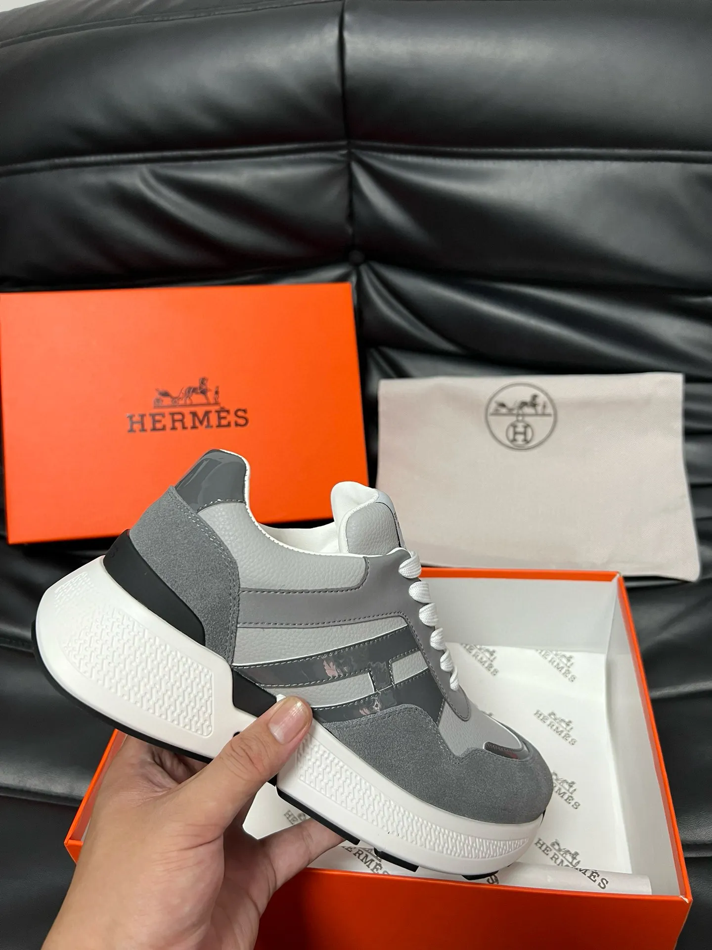 [HERMES] Hermès men's shoes 💰540💰 - High-end quality original order - Upper: 🔝 tumbled calfskin, suede calfskin, shoe body sewn with H pattern - Inner: water-dyed cowhide - Outsole: ultra-light T men's shoes 💰U foam rubber; two-color molded outsole - Super high quality control, fine workmanship: highlighted (high-end, luxury, grade) -Size : 39-44 (38, 45 can be customized)
